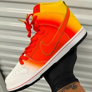 Nike SB Dunk High “Sweet Tooth Candy Corn” Sz11